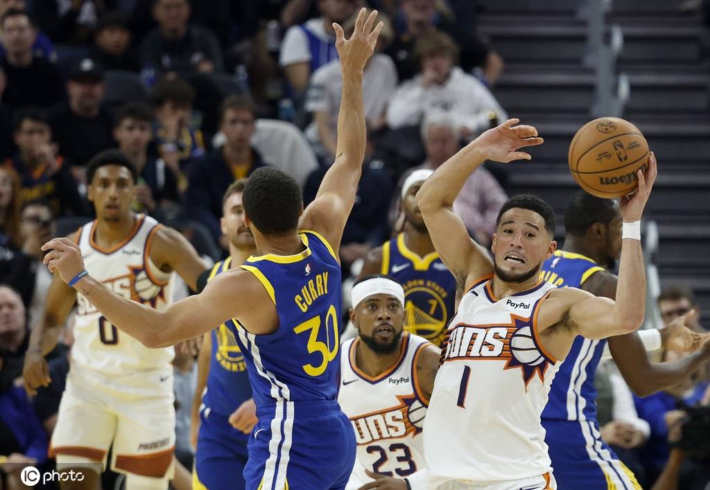 库里28+4巴特勒背伤退赛 布克38分勇士射落太阳